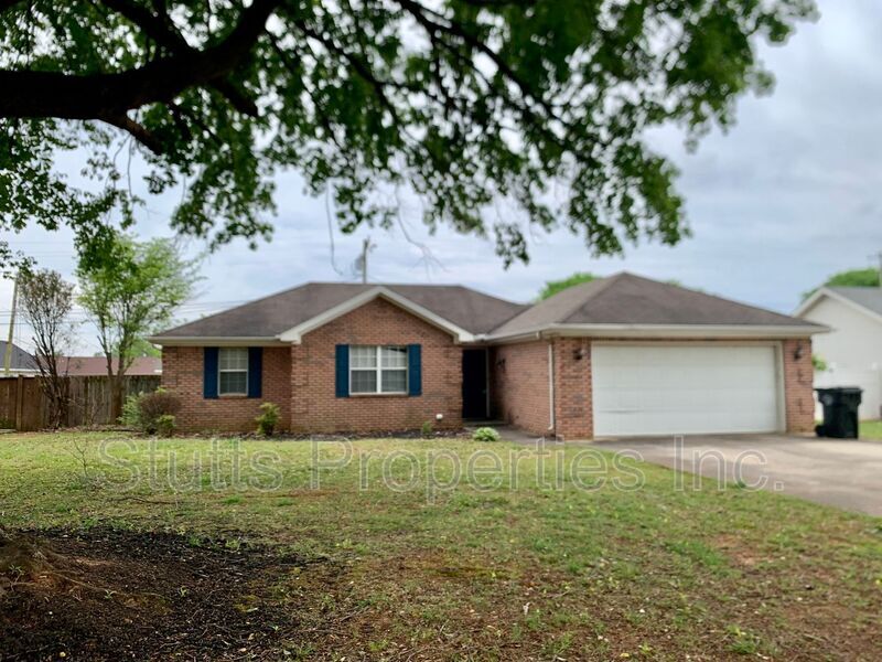 113 Lincoln Ave, Muscle Shoals, AL 35661 House Rental in Muscle