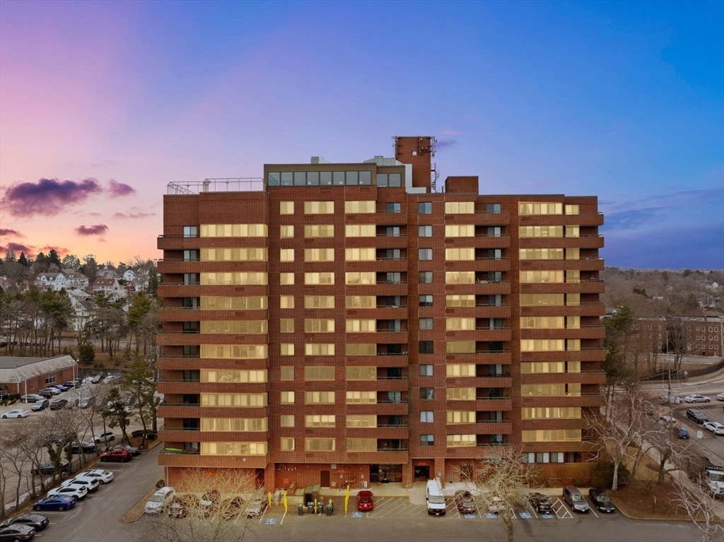Foto principal - 77 Adams St
