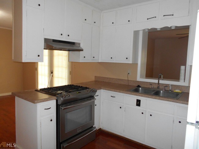 Foto del edificio - 6423 Valley Brook Dr