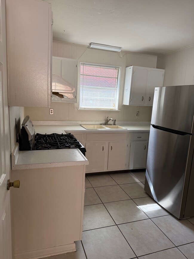 Building Photo - 4415 Herrmann St