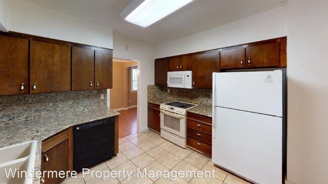 Foto del edificio - 3 br, 1.5 bath House - 217 Howard Street