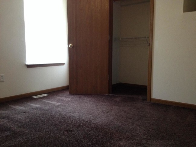 Building Photo - 121 Antelope Dr