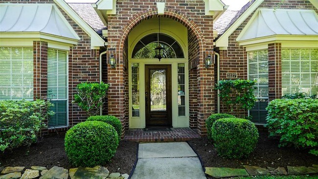 Building Photo - 3127 Castlewind Dr