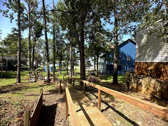 Building Photo - 230 Casablanca Dr