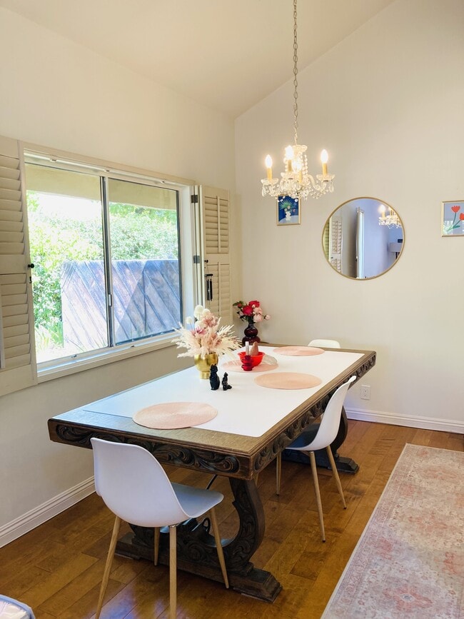 Foto del edificio - 1115 Creekside Way