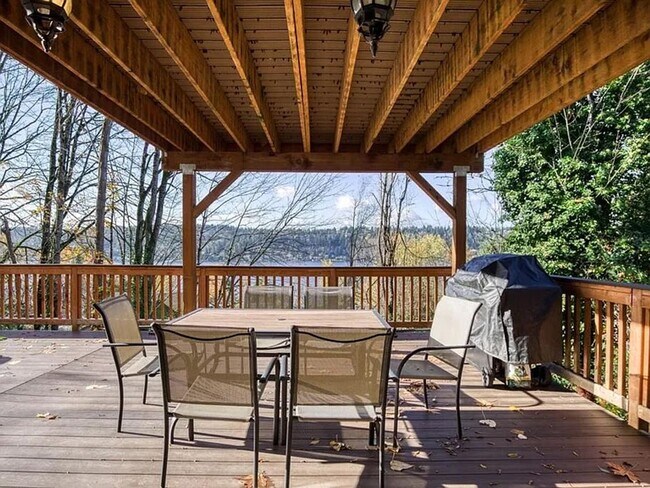 Foto del edificio - Beautiful Lower-Level Home in Bellevue