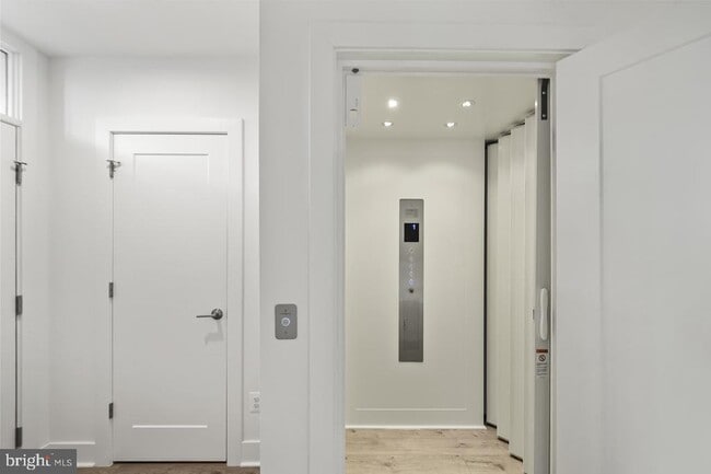 Building Photo - 1211 Northside Park Blvd