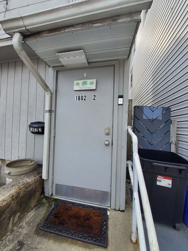 Foto del edificio - 1602 Newport Ave