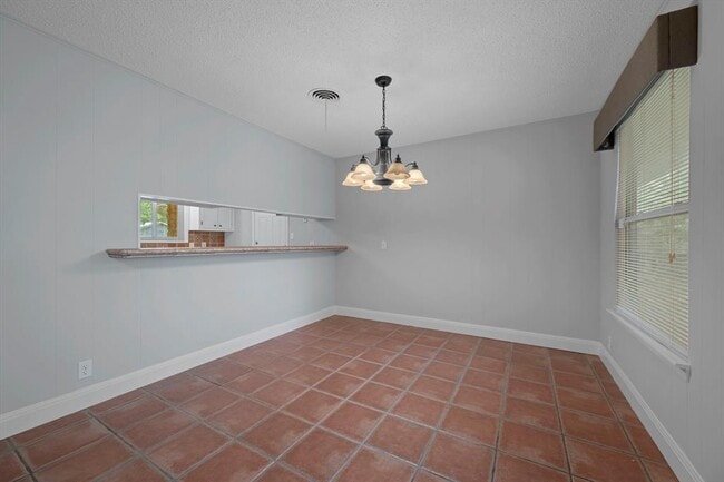 Building Photo - 3100 Whiteway Dr
