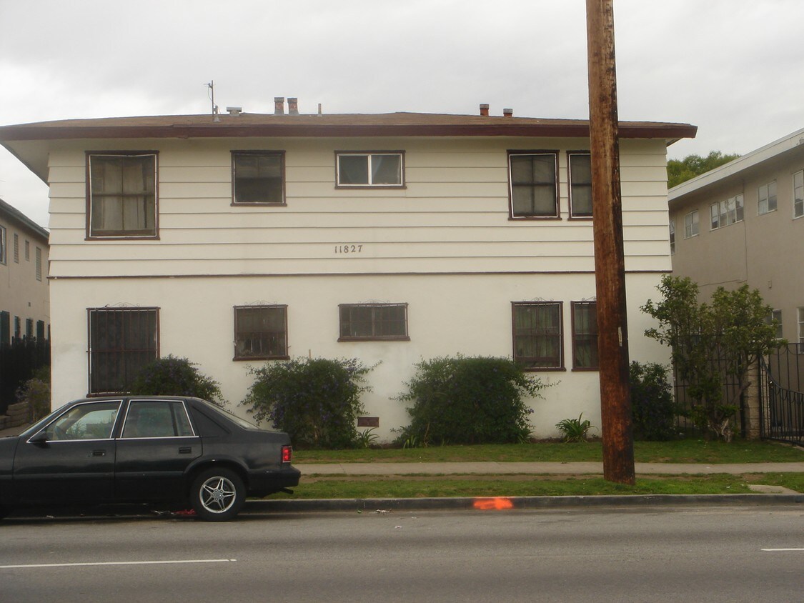 Foto principal - 11827 S Figueroa St
