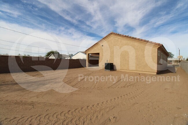 Building Photo - 361 W Hess Ave