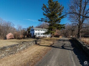 Building Photo - 5 Fulton Homestead Rd