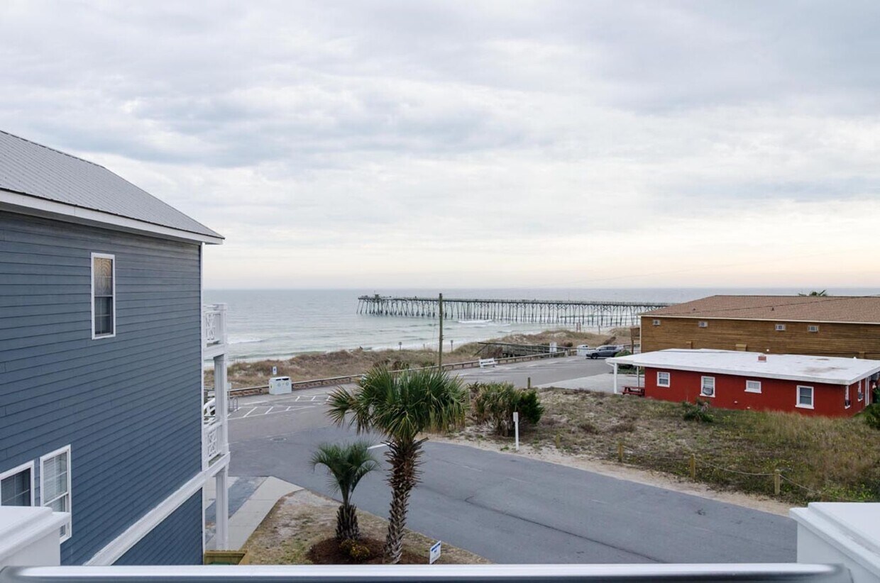 Primary Photo - (K044) 202 Fort Fisher Blvd N, Unit A-4, K...