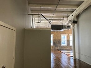 Building Photo - 101 Crawford St