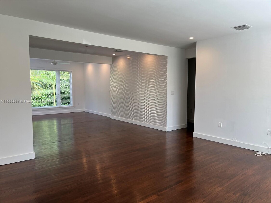 Foto principal - 317 Fluvia Ave
