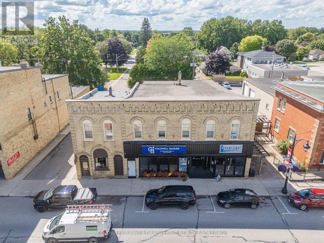 Primary Photo - 383-383 Main St S