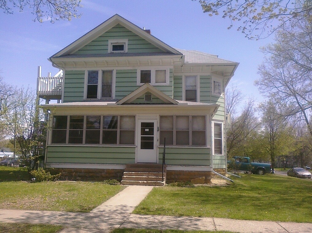 126 S 4th St, River Falls, WI 54022 House Rental in River Falls, WI