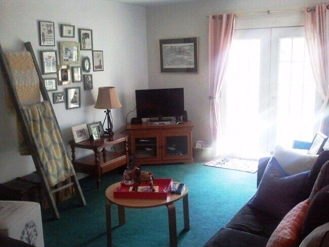 Foto del edificio - 6347-6349 Douglas St.