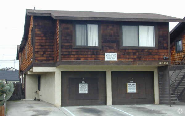 Building Photo - 4524-4540 Wilson Ave