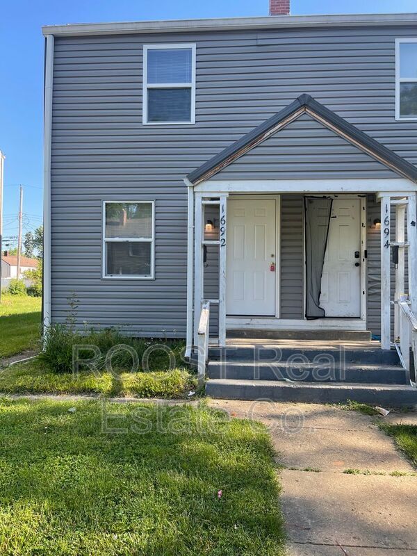 Building Photo - 1692-1694 E Whittier St