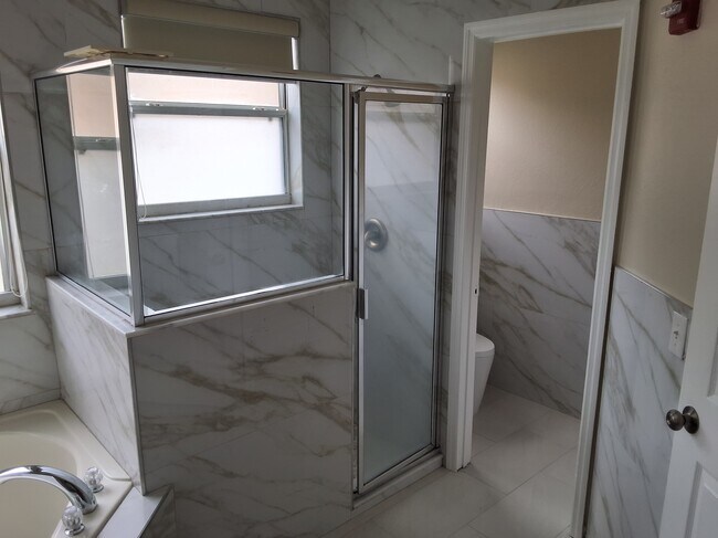 Foto del edificio - 4434 Maple Chase Trl