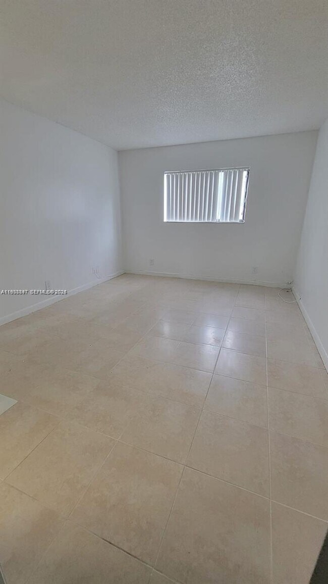 Foto del edificio - 2042 NW 43 Terrace