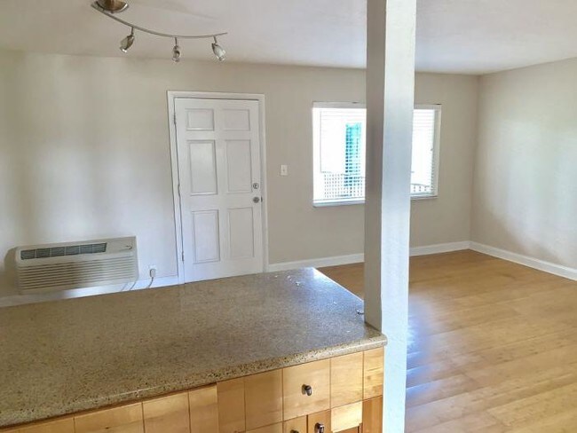 Building Photo - 1 bedroom in Tampa FL 33629-5833