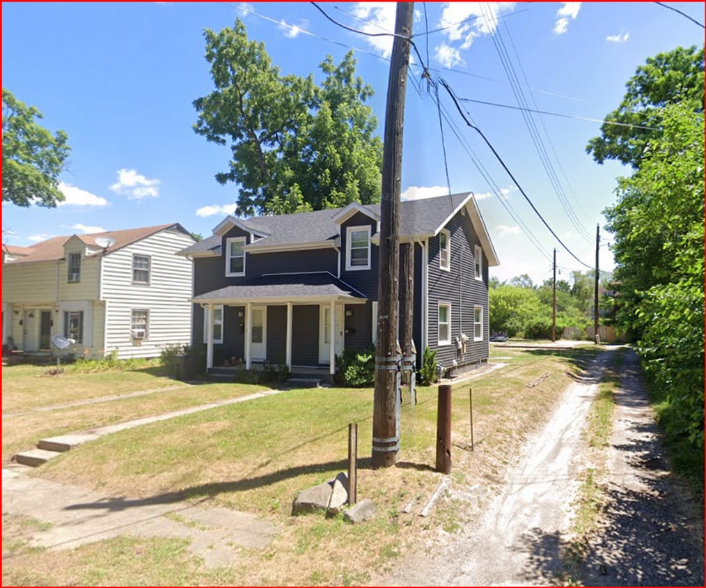 Building Photo - Recently renovated duplex 2 bed/1 bath only 1050.o