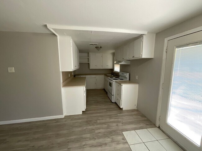 Foto del edificio - 1824 Lariet Ln