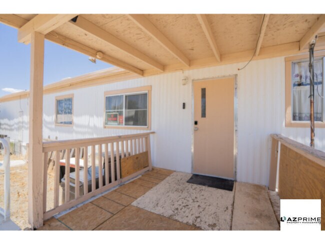 Foto del edificio - Escape to Comfort in this Stylish 2/1 Maye...