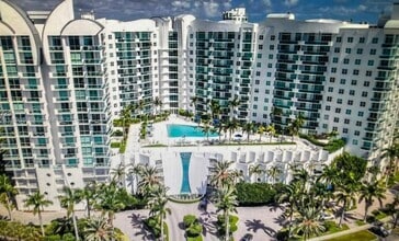 Building Photo - 7900 Harbor Island Dr