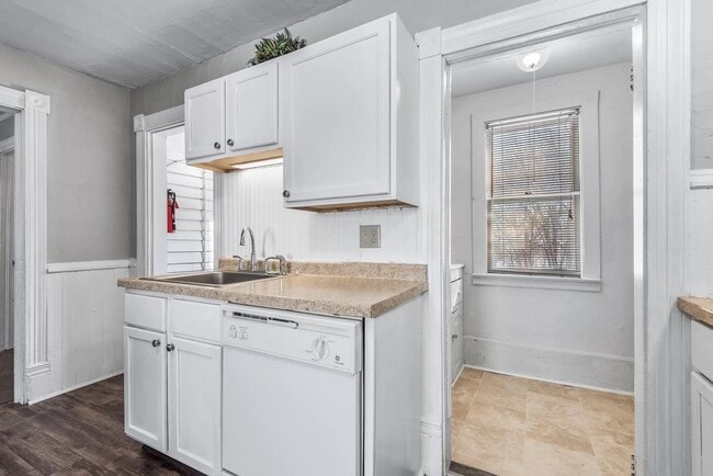 Building Photo - 2349 Ferrant Pl