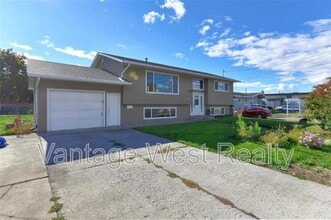 Building Photo - 735 Belgo Rd