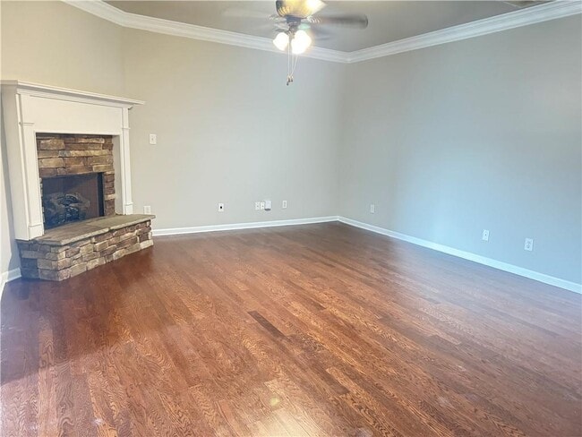 Building Photo - 5025 Sherwood Way
