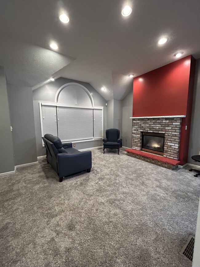 Building Photo - 3122 Robert David Dr