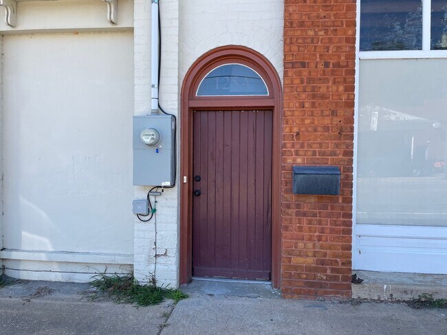 Building Photo - 2 bed 1 bath loft apartment in Star!