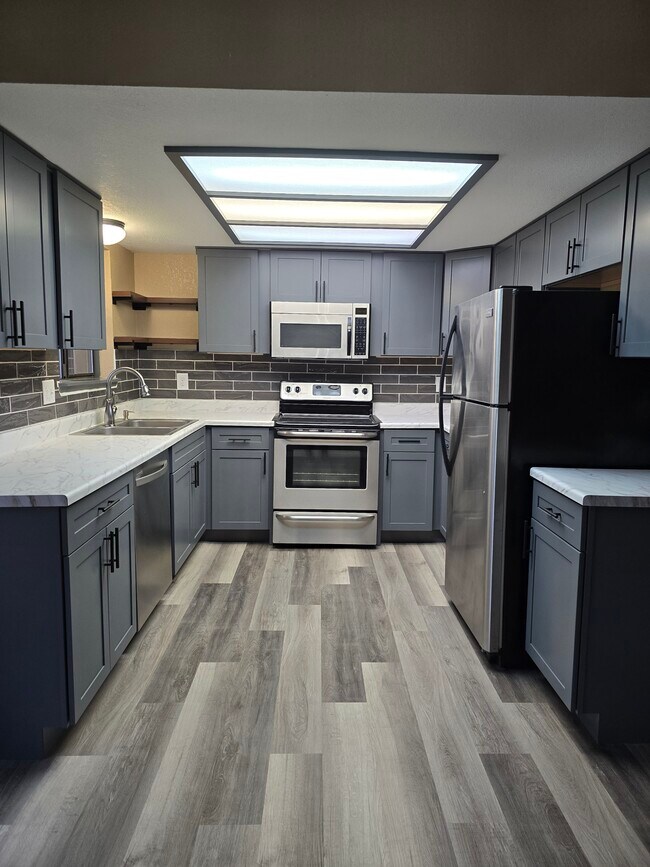 Foto del edificio - 6902 W 3rd Ave
