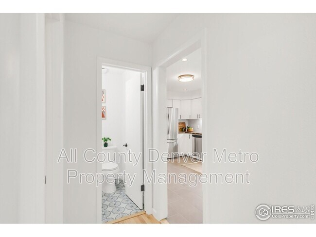 Foto del edificio - 2025 Grape Ave