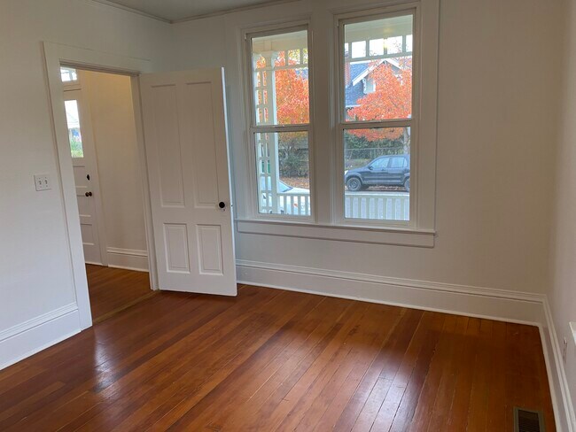 bedroom 3 - 2009 SE 37th Ave