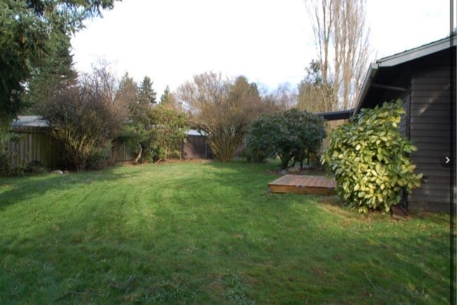 Building Photo - Truly adorable and private 3 bed rambler in great neighborhood in the heart of Kent.