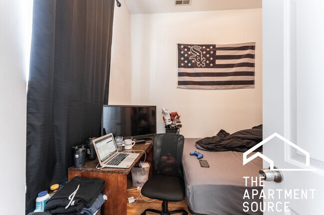 Foto del edificio - 1753 W Chicago Ave
