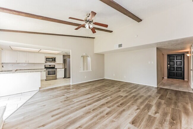 Foto del edificio - 902 Live Oak Dr