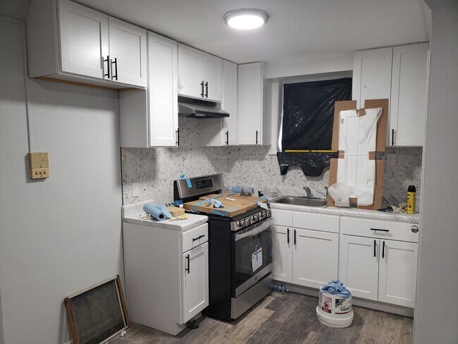 kitchen - 1425 Saint George Ave