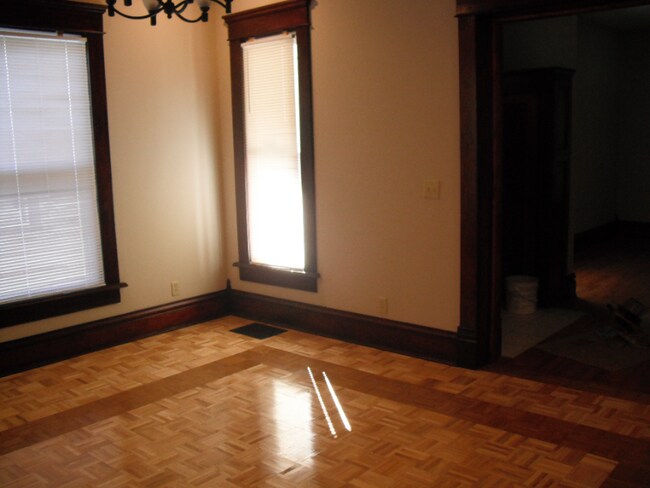 Foto del edificio - 1586 Genessee Ave