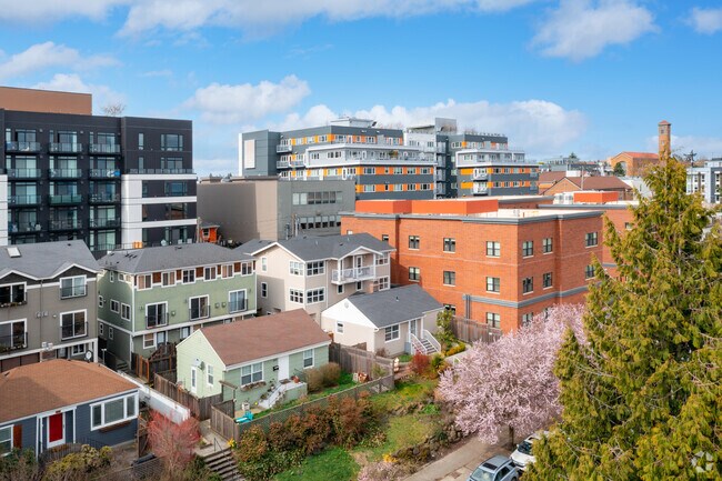Building Photo - 4527 41st Ave SW