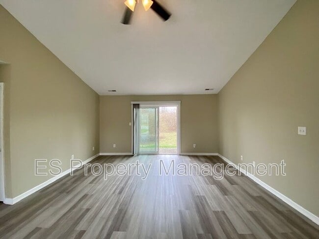 Building Photo - 3511 Lisa Cir