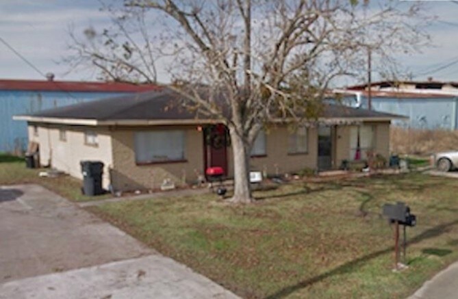 Primary Photo - 108-114 Enterprise Ave