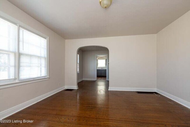 Building Photo - 401 S 40th St