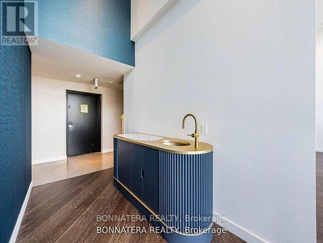 Photo du bâtiment - 498 Caldari Rd