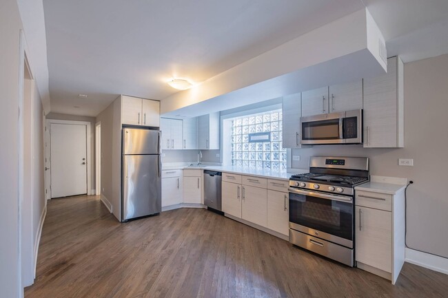 Foto del edificio - BEC Properties Kedzie LLC